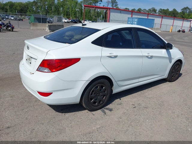 HYUNDAI ACCENT GLS - 4