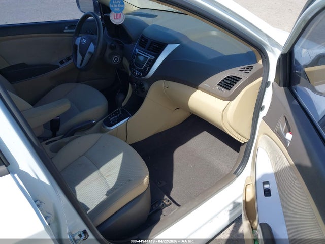 HYUNDAI ACCENT GLS - 5