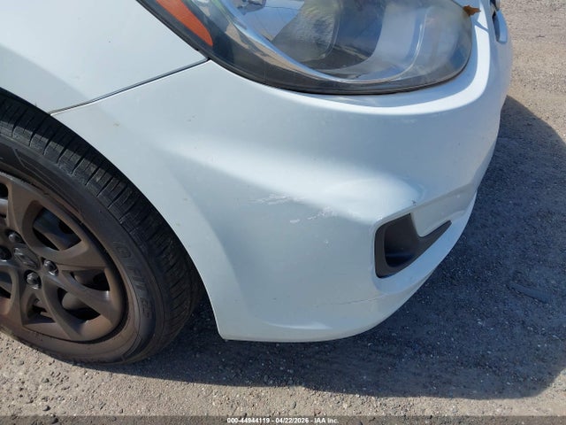 HYUNDAI ACCENT GLS - 6