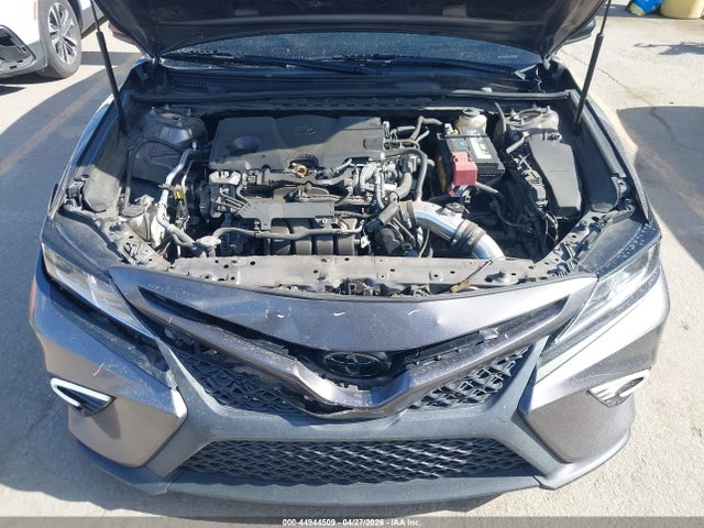 2019 TOYOTA CAMRY SE 10