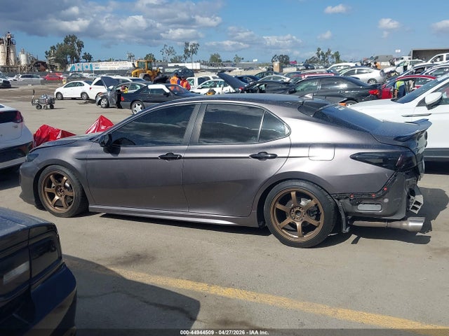 2019 TOYOTA CAMRY SE 15