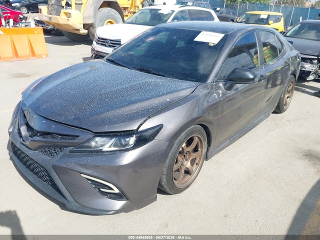 2019 TOYOTA CAMRY SE 2