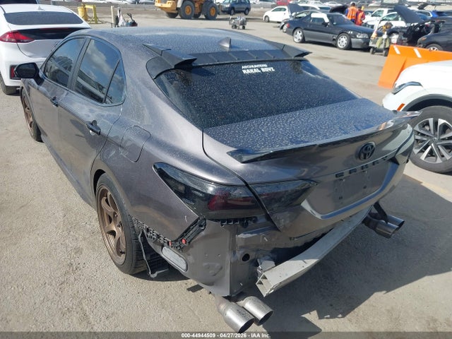 2019 TOYOTA CAMRY SE 3