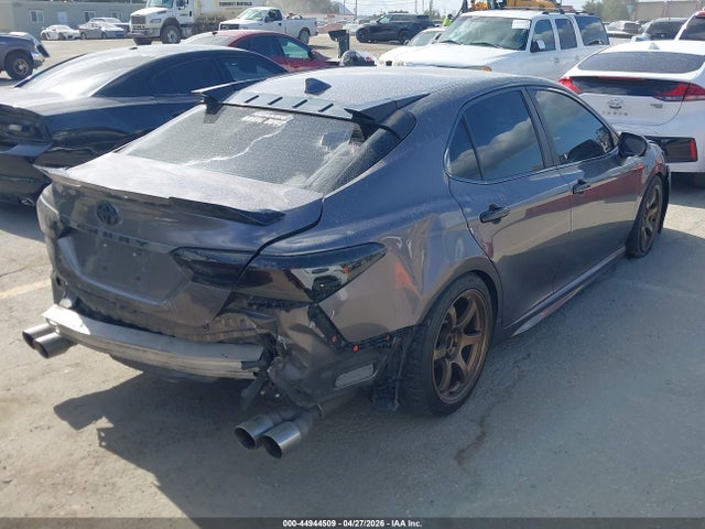 2019 TOYOTA CAMRY SE 4