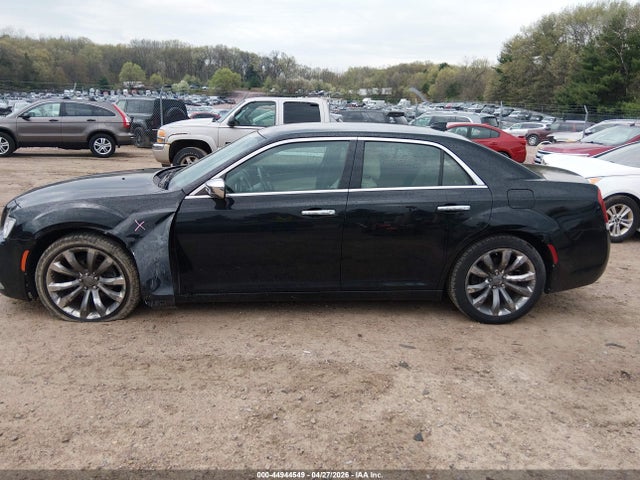 2018 Chrysler 300 LIMITED thumbnail 14