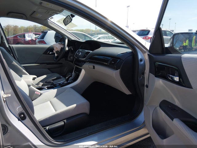 2017 Honda ACCORD LX — фото 5