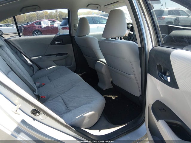 2017 Honda ACCORD LX — фото 8