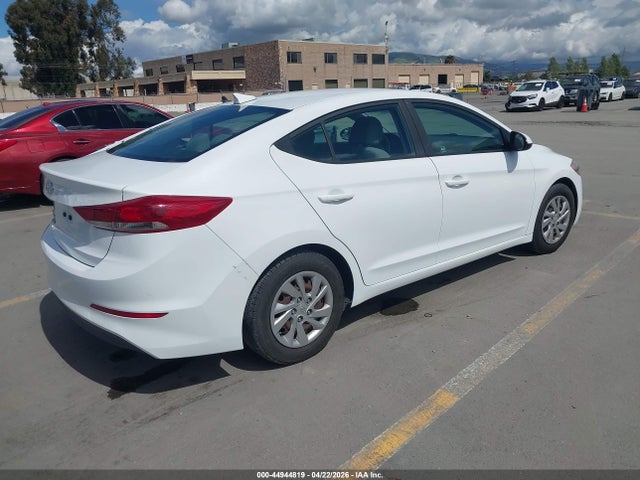 HYUNDAI ELANTRA SE - 4