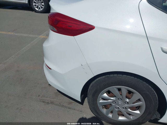 HYUNDAI ELANTRA SE - 6