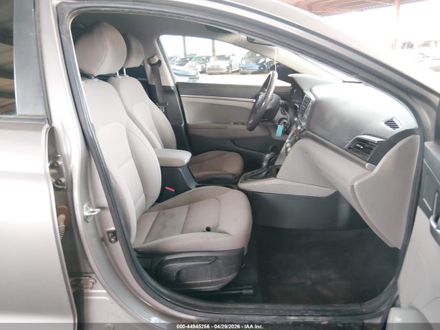 2020 Hyundai ELANTRA SE 照片 5