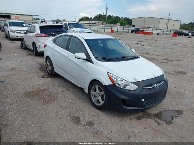 HYUNDAI ACCENT SE - 1