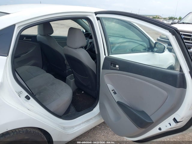 HYUNDAI ACCENT SE - 8