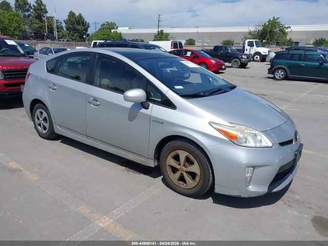 TOYOTA PRIUS - 1
