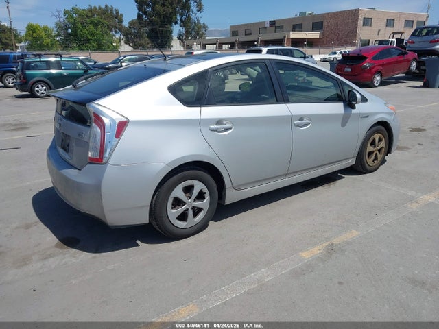 TOYOTA PRIUS - 4