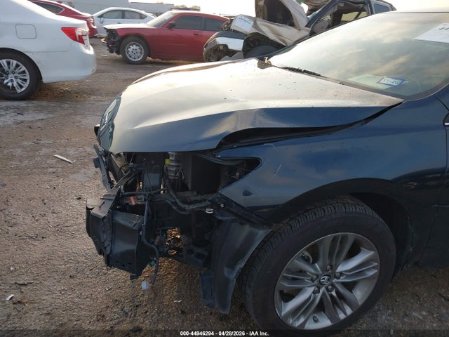 2017 Toyota CAMRY SE photo 6