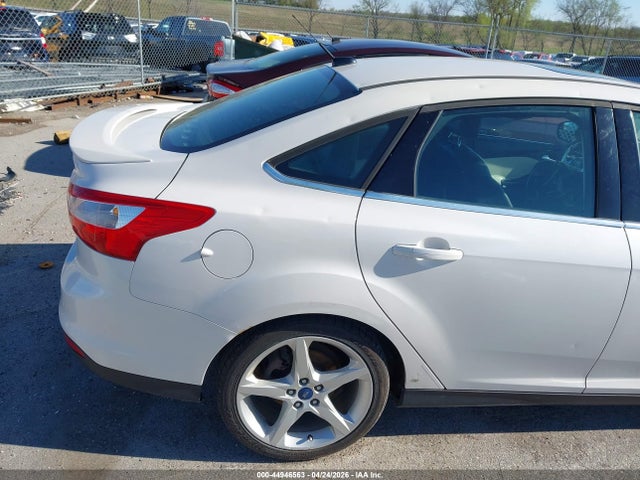 FORD FOCUS TITANIUM - 6