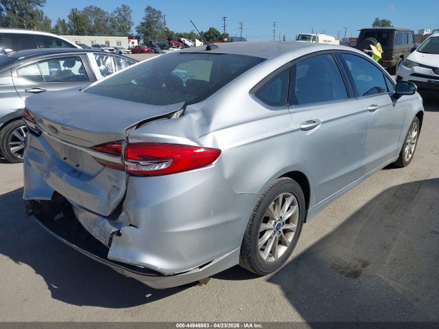 FORD FUSION SE - 4