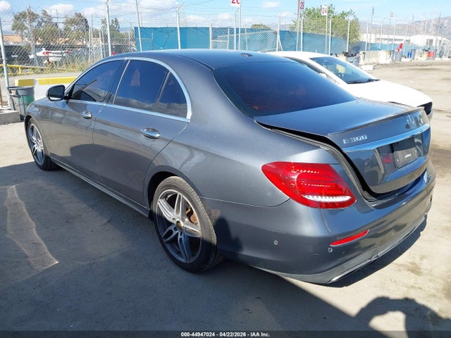 MERCEDES-BENZ E-CLASS - 3