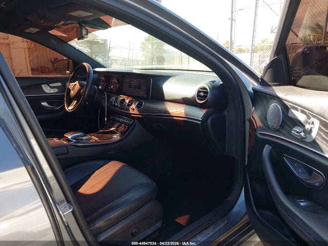 MERCEDES-BENZ E-CLASS - 5