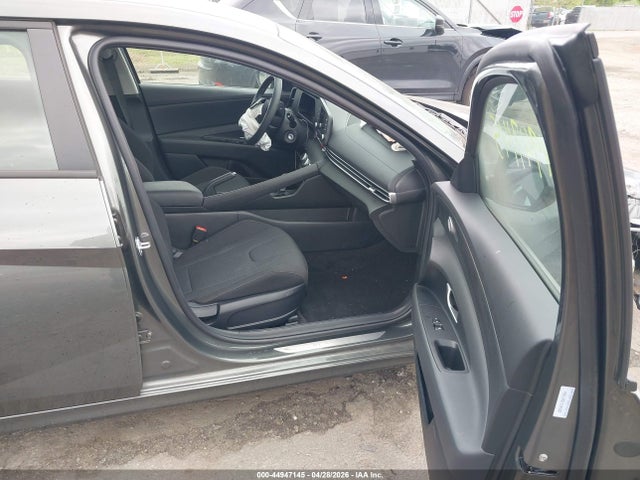 2026 Hyundai ELANTRA SE 照片 5