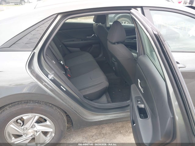 2026 Hyundai ELANTRA SE 照片 8