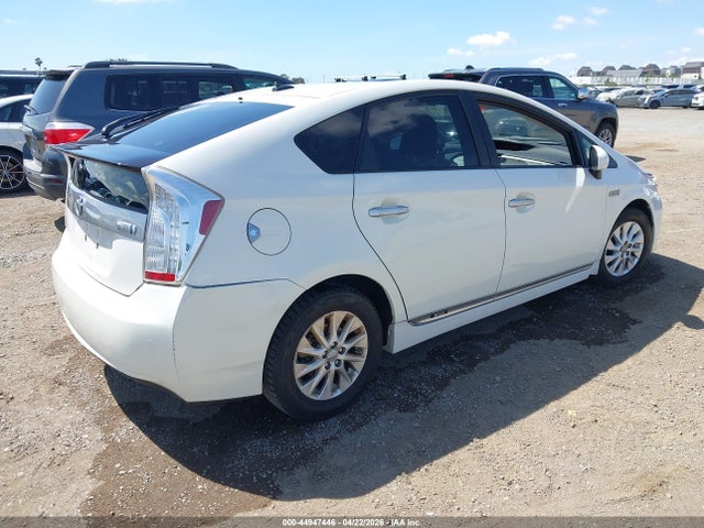 TOYOTA PRIUS - 4