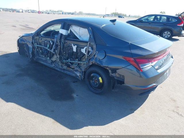 صورة 3 لـ 2022 Hyundai ELANTRA SEL