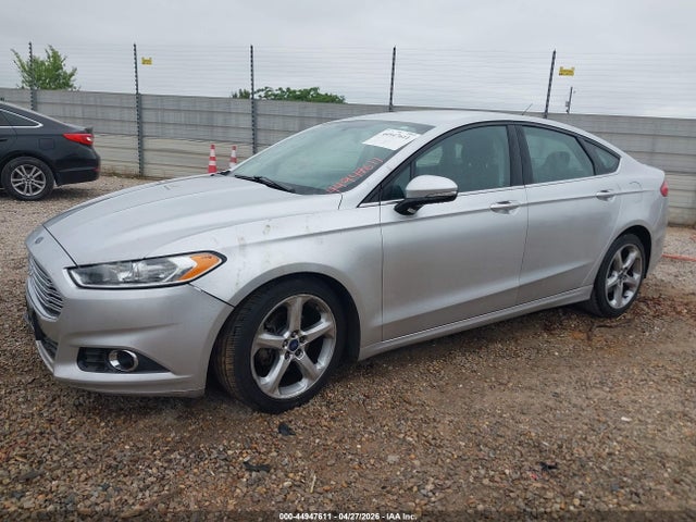 2016 FORD FUSION SE 照片 2