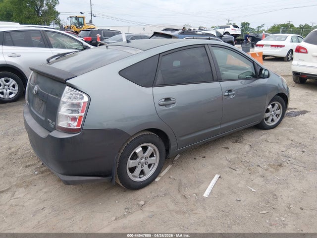 TOYOTA PRIUS - 4
