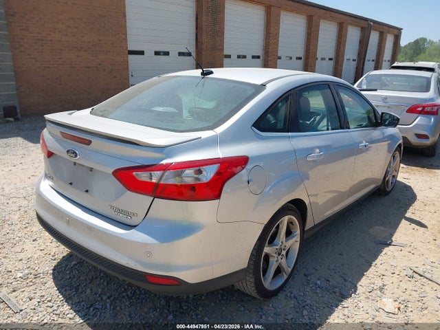 FORD FOCUS TITANIUM - 4
