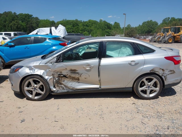 FORD FOCUS TITANIUM - 6