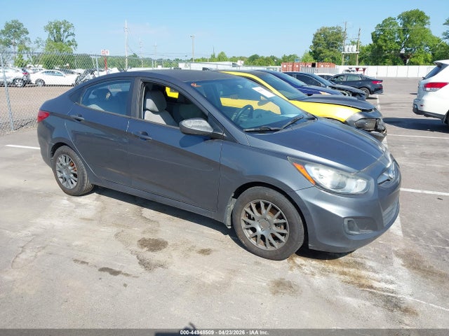 HYUNDAI ACCENT GLS - 1