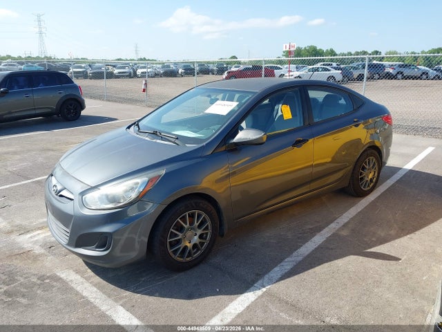 HYUNDAI ACCENT GLS - 2