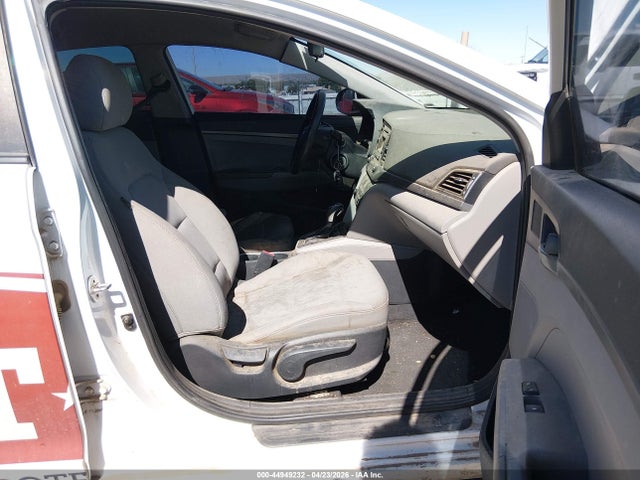 HYUNDAI ELANTRA SE - 5