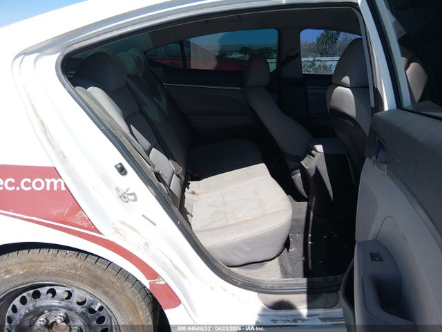 HYUNDAI ELANTRA SE - 8