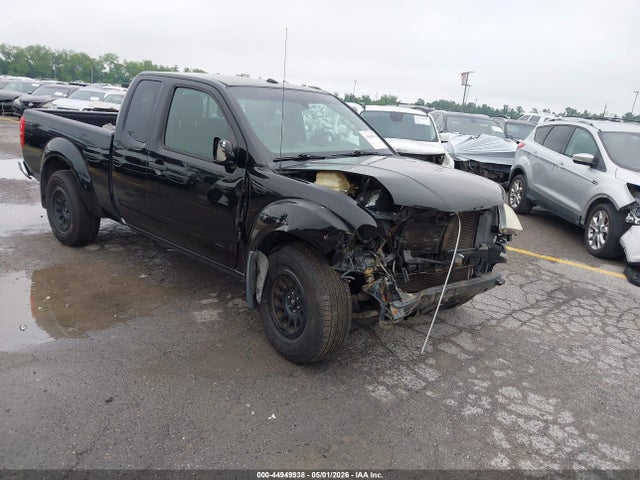 2015 NISSAN FRONTIER SV