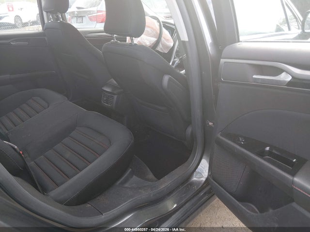 FORD FUSION SE - 8