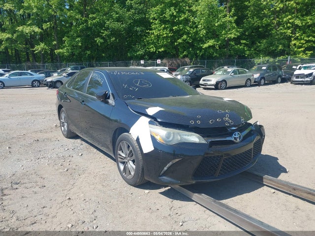 2015 TOYOTA CAMRY SE