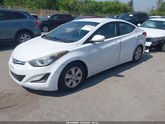 HYUNDAI ELANTRA SE - 2