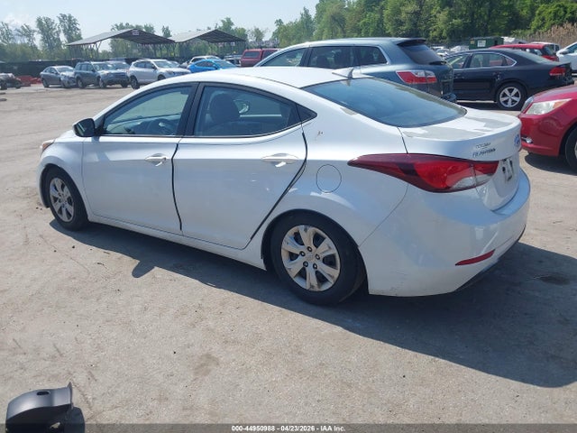 HYUNDAI ELANTRA SE - 3