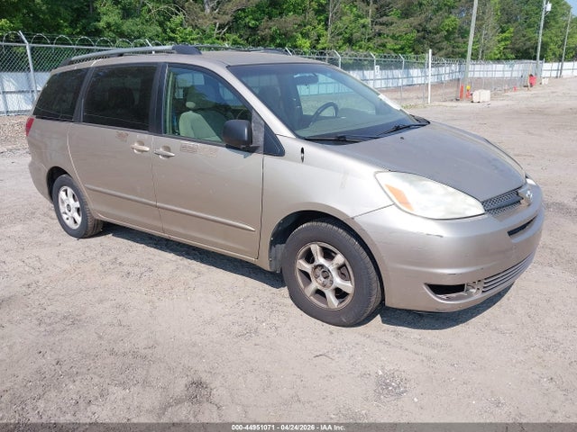 2005 TOYOTA SIENNA LE