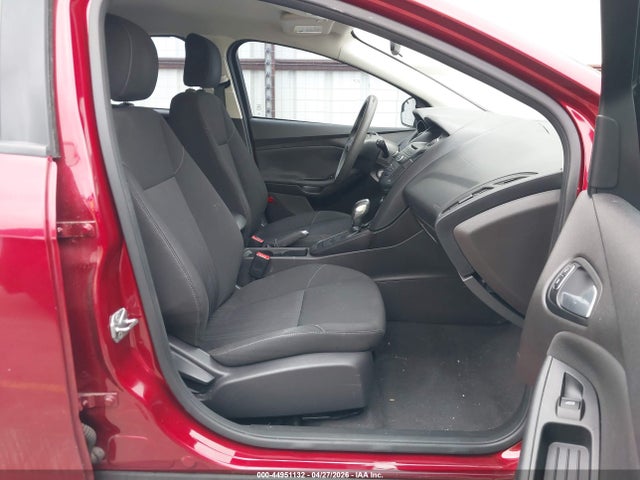 FORD FOCUS SE - 5