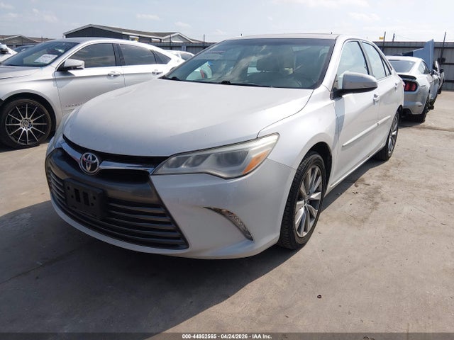 2015 Toyota CAMRY XLE V6 照片 2