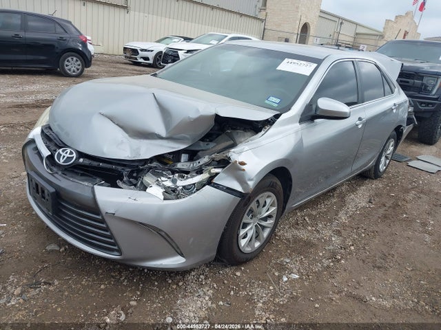 2015 Toyota CAMRY LE 照片 2