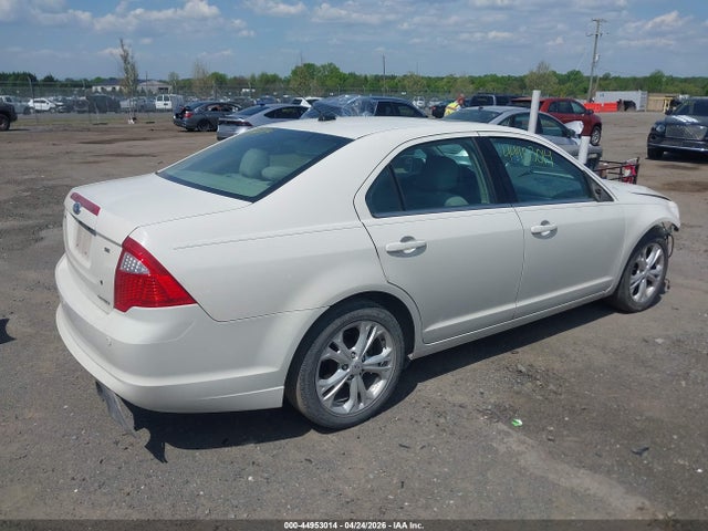 FORD FUSION SE - 4