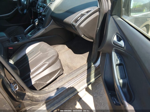 FORD FOCUS TITANIUM - 5