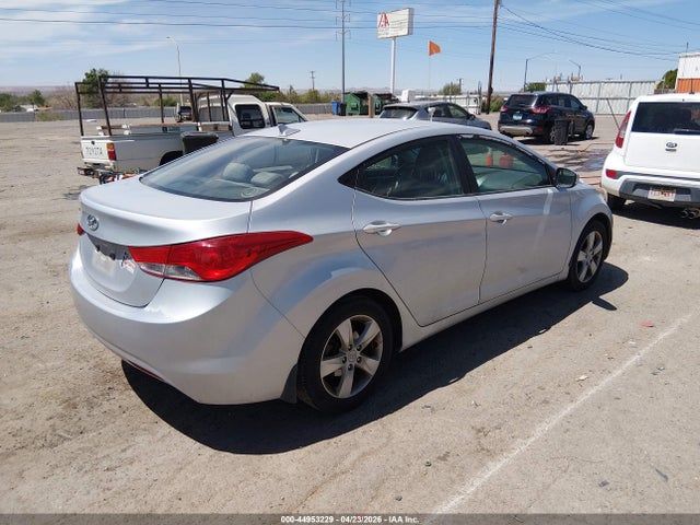 HYUNDAI ELANTRA - 4