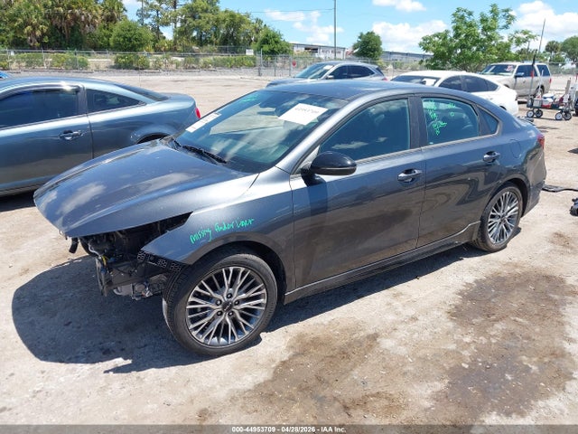 2022 KIA FORTE GT-LINE photo 2