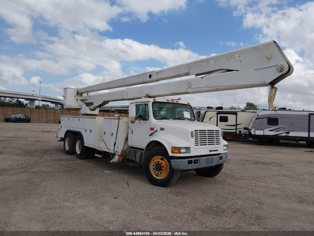 2000 INTERNATIONAL 4000 4900