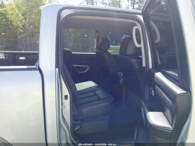 2018 Nissan TITAN PRO-4X 照片 8
